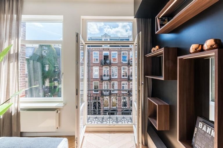 Furnished 65m² apartment in De Pijp - Image 9