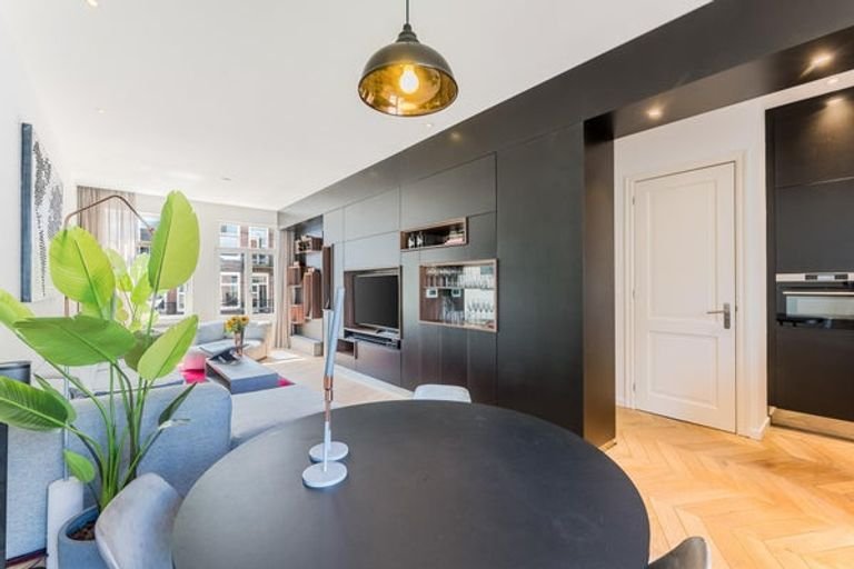 Furnished 65m² apartment in De Pijp - Image 12