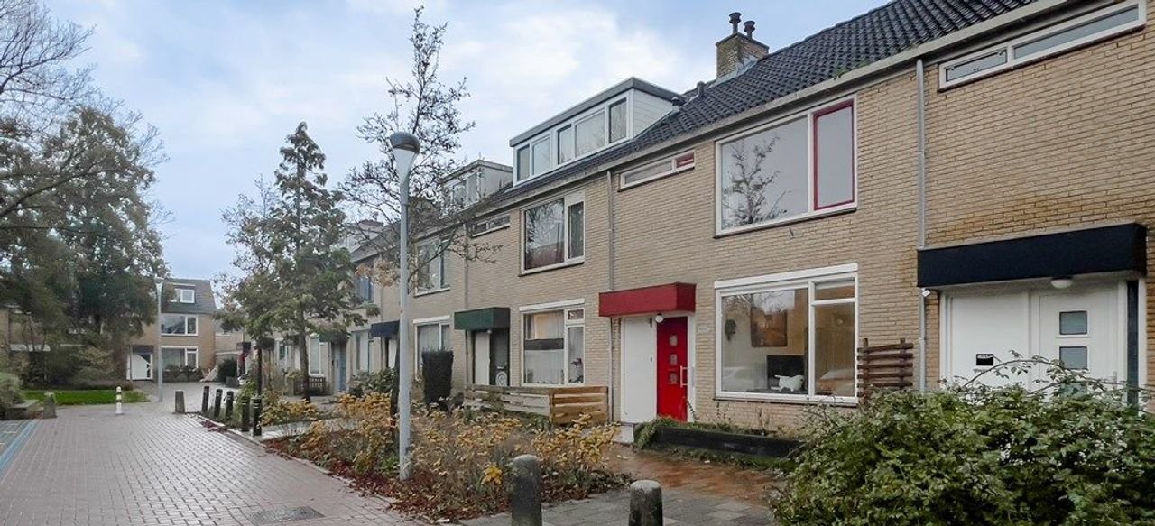 Gemeubileerd huis met 4 slaapkamers in Hoofddorp - Afbeelding 1