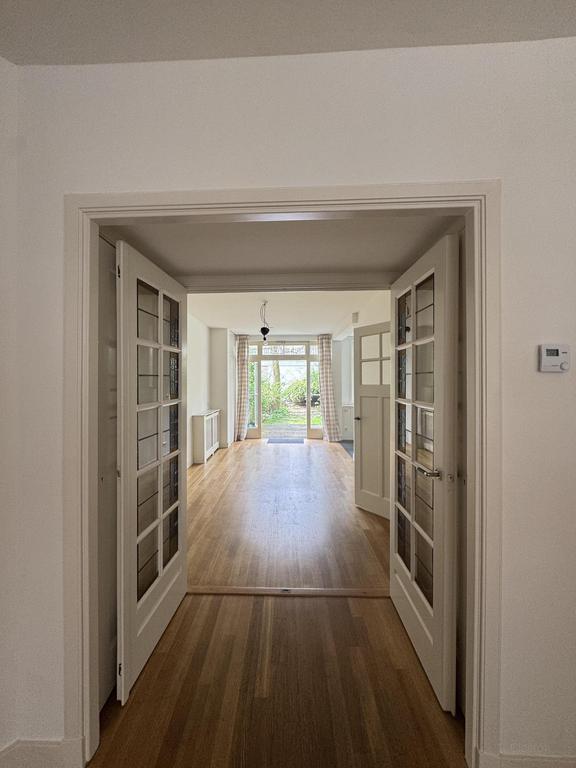 145 m² ground floor apartment, 4 beds, garden - Image 6