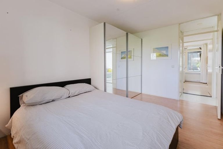 Furnished apartment near Artis Zoo - Image 25