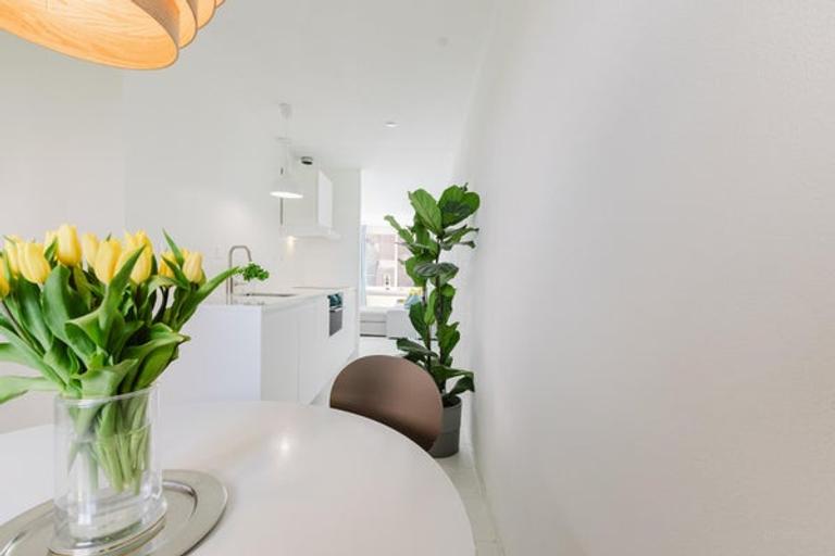 Furnished apartment with balcony in Kadijken - Image 18