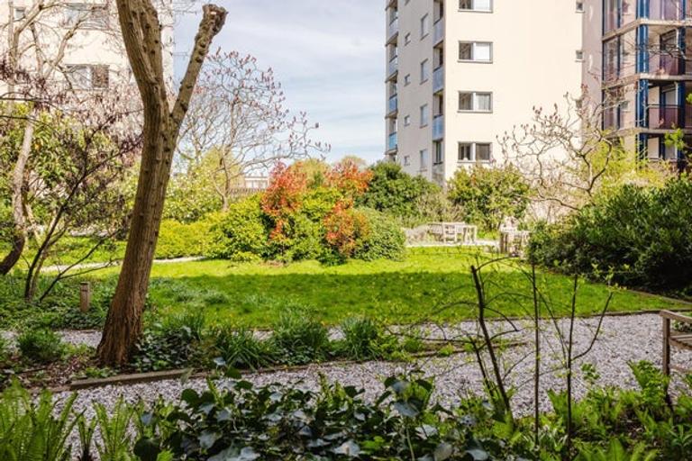 Furnished apartment with balcony in Kadijken - Image 2