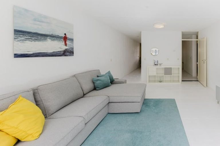 Furnished apartment near Artis Zoo - Image 9