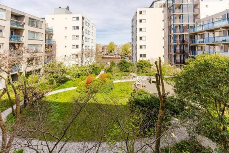 Furnished apartment with balcony in Kadijken - Image 1
