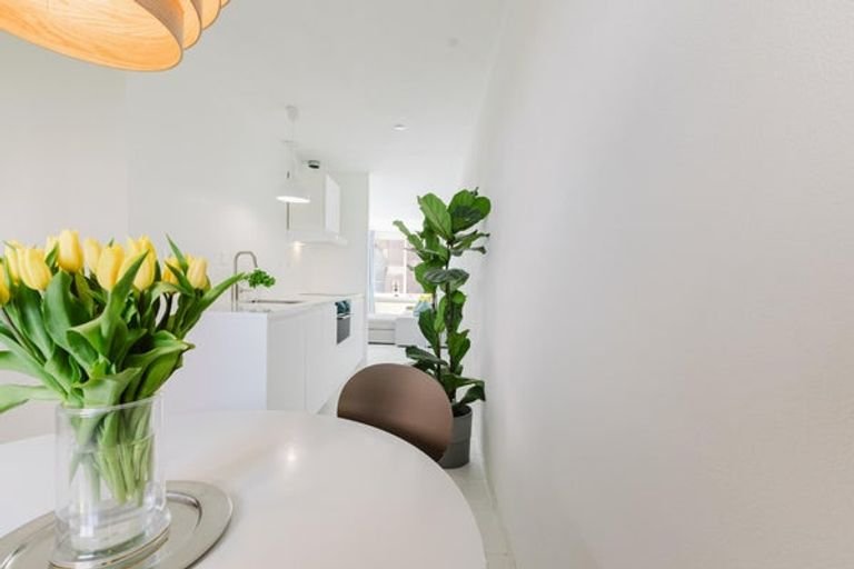 Furnished apartment near Artis Zoo - Image 16