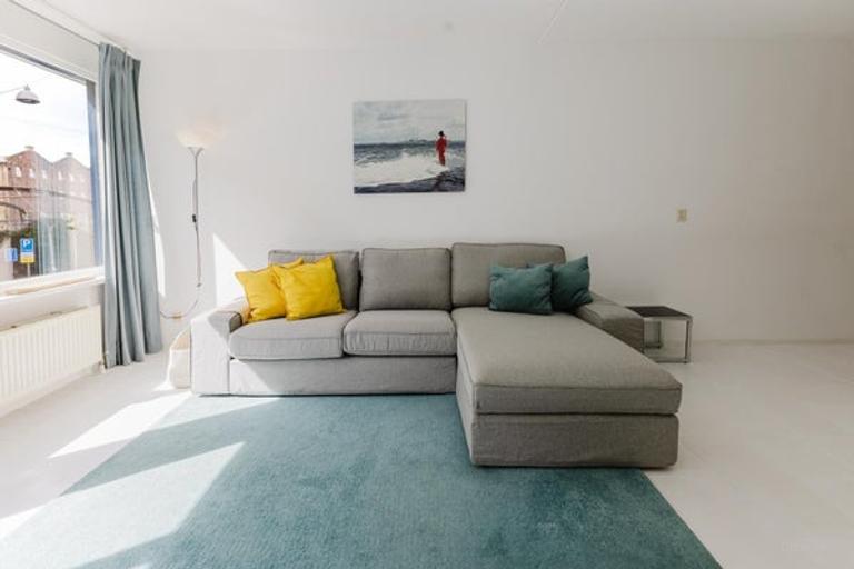 Furnished apartment with balcony in Kadijken - Image 10