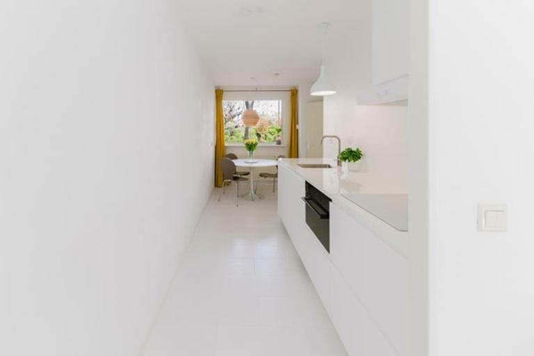 Furnished apartment with balcony in Kadijken - Image 14