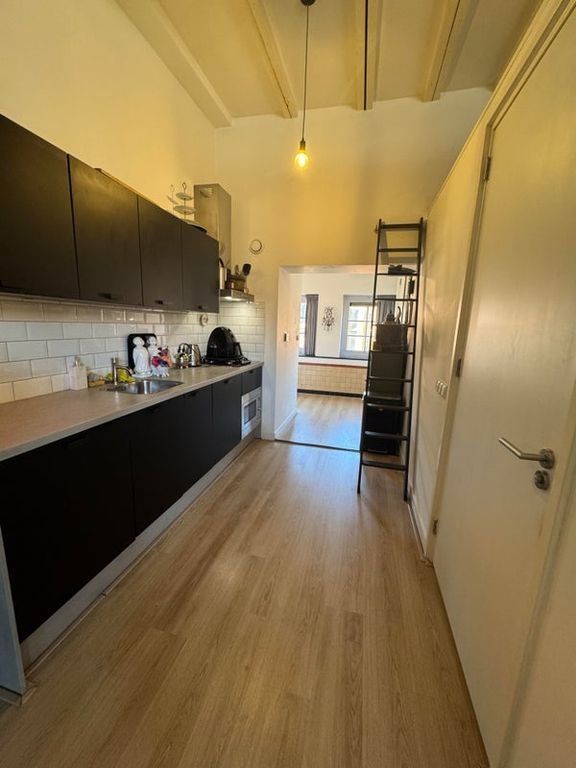 Lichte loft van 70 m² in oud schoolgebouw - Afbeelding 7