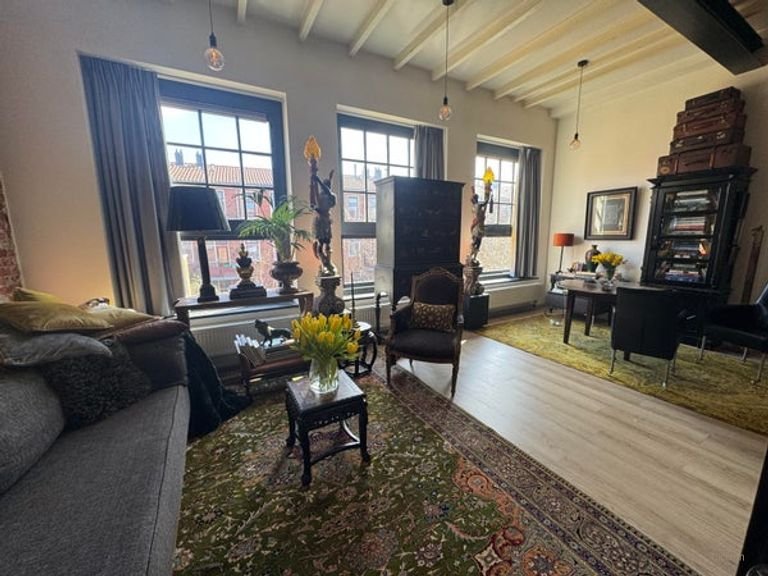 Lichte loft van 70 m² in oud schoolgebouw - Afbeelding 2