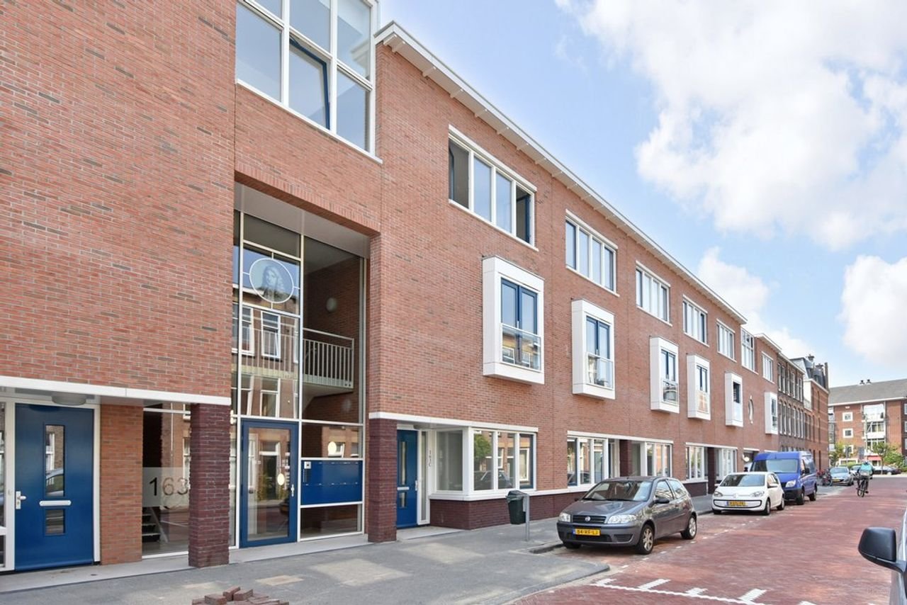 Maisonette in Bezuidenhout with private parking space - Image 3