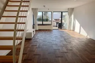 Bright 93 m² apartment with sunny terrace in Amsterdam