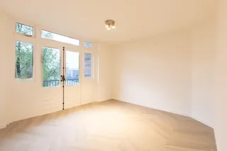 Appartement met 2 slaapkamers aan de gracht