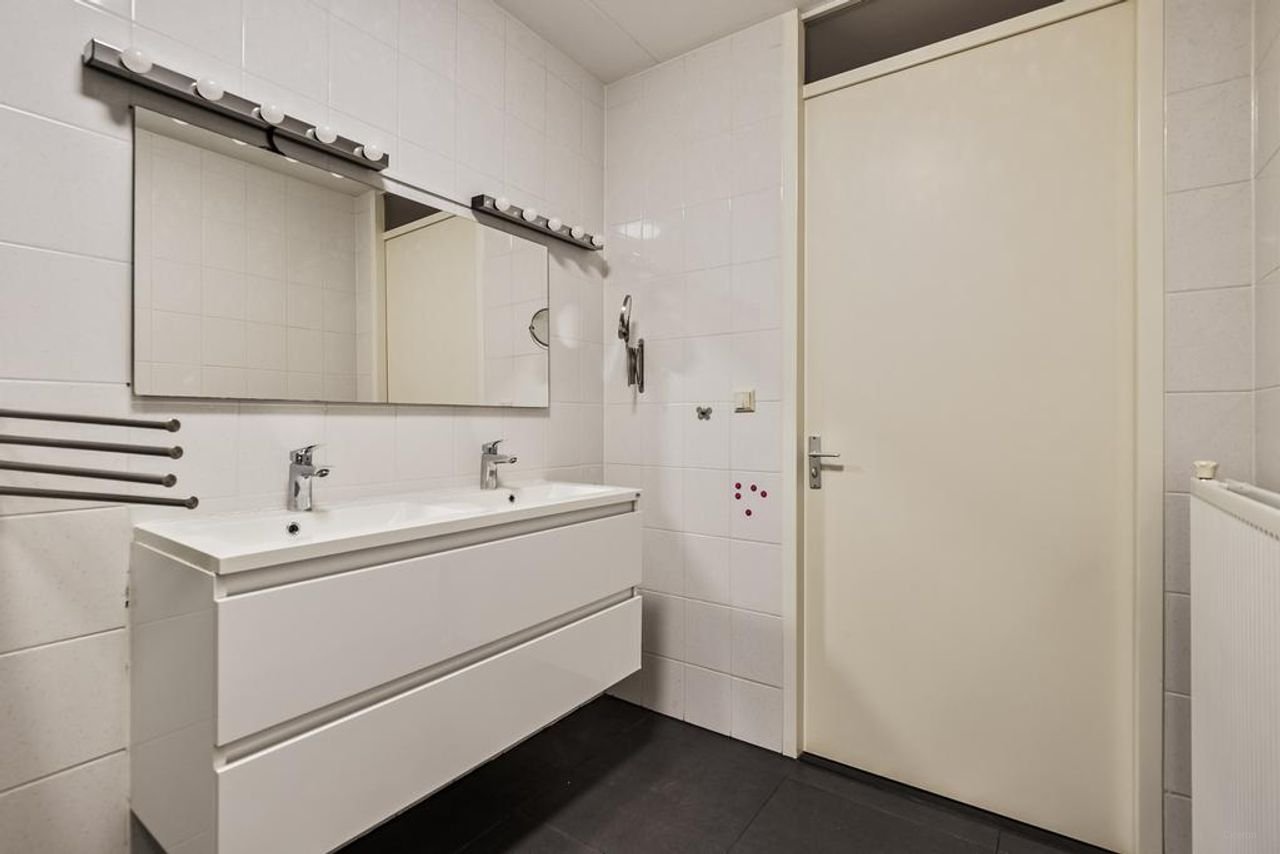 96m2 apartment in Amsterdam Osdorp - Image 23
