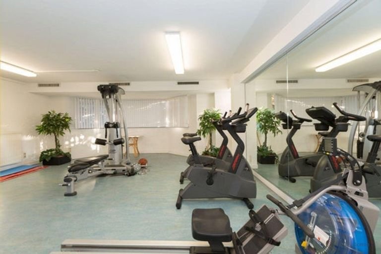 Gemeubileerd 108m² appartement met balkon in Willemspark - Afbeelding 11