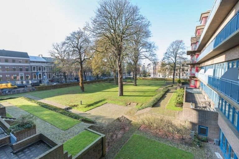 Gemeubileerd 108m² appartement met balkon in Willemspark - Afbeelding 1