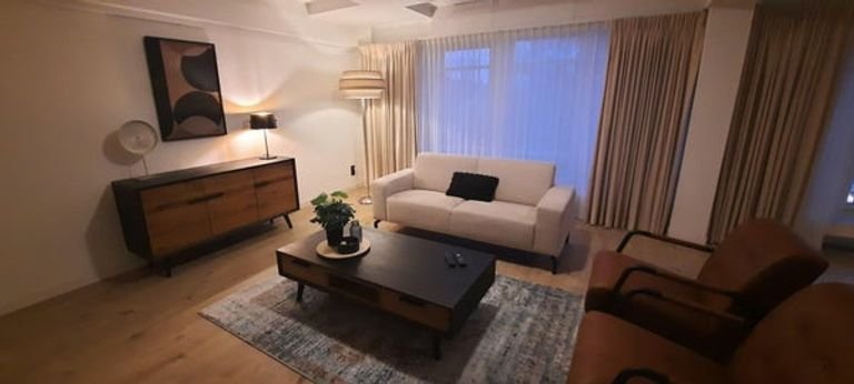 Gemeubileerd 108m² appartement met balkon in Willemspark - Afbeelding 2