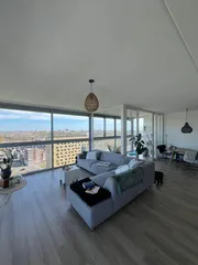 Licht 3-kamerappartement met stadszicht