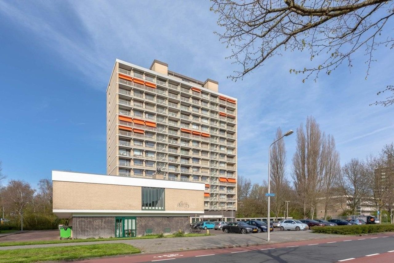 Gemeubileerd penthouse op de 14e verdieping in Amstelveen - Afbeelding 1