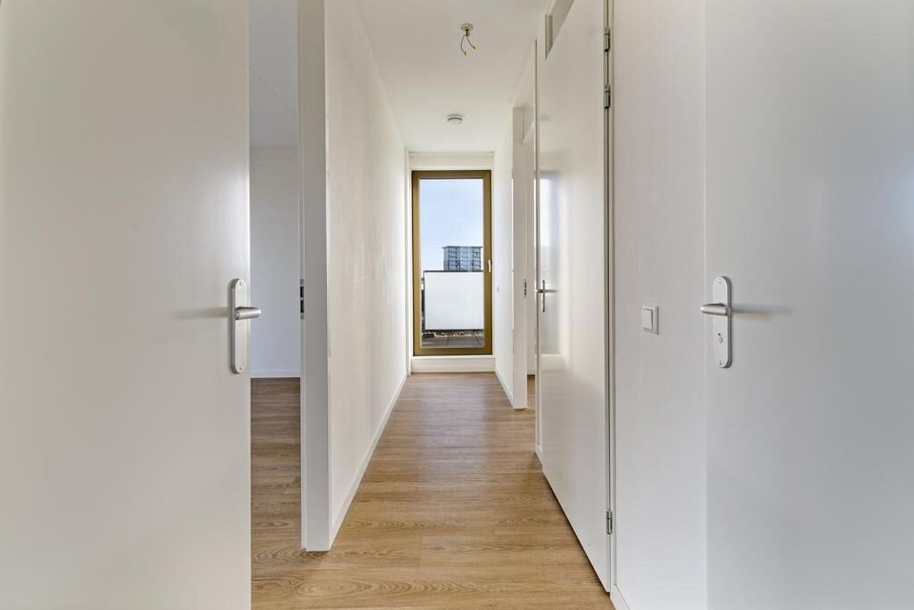 Energy-efficient 135 m² apartment with balcony in Diemen - Image 4