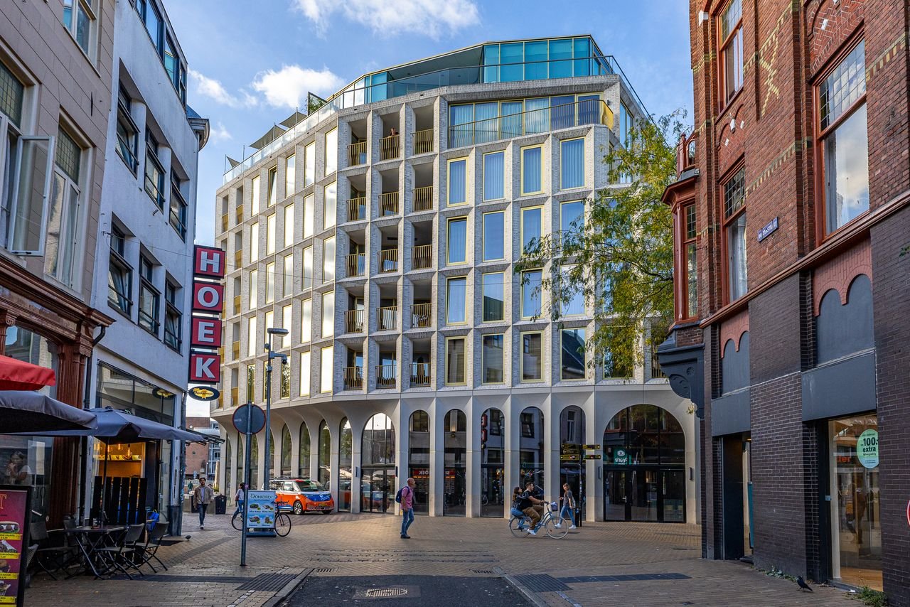 129 m² with Terrace on the Grote Markt - Image 1