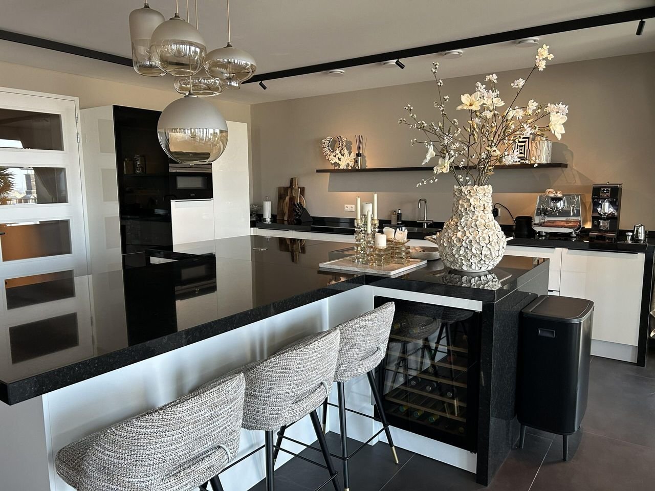 129 m² with Terrace on the Grote Markt - Image 8