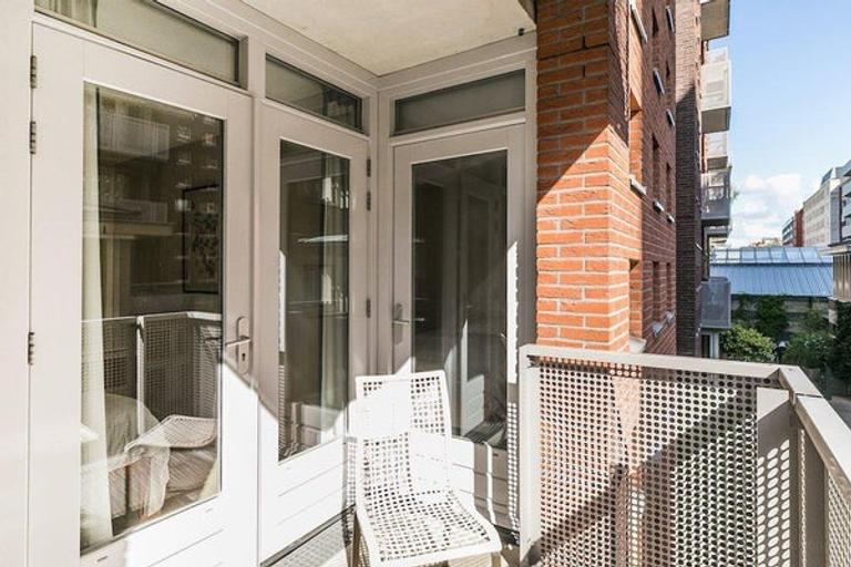 95 m² with canal-side terrace - Image 21