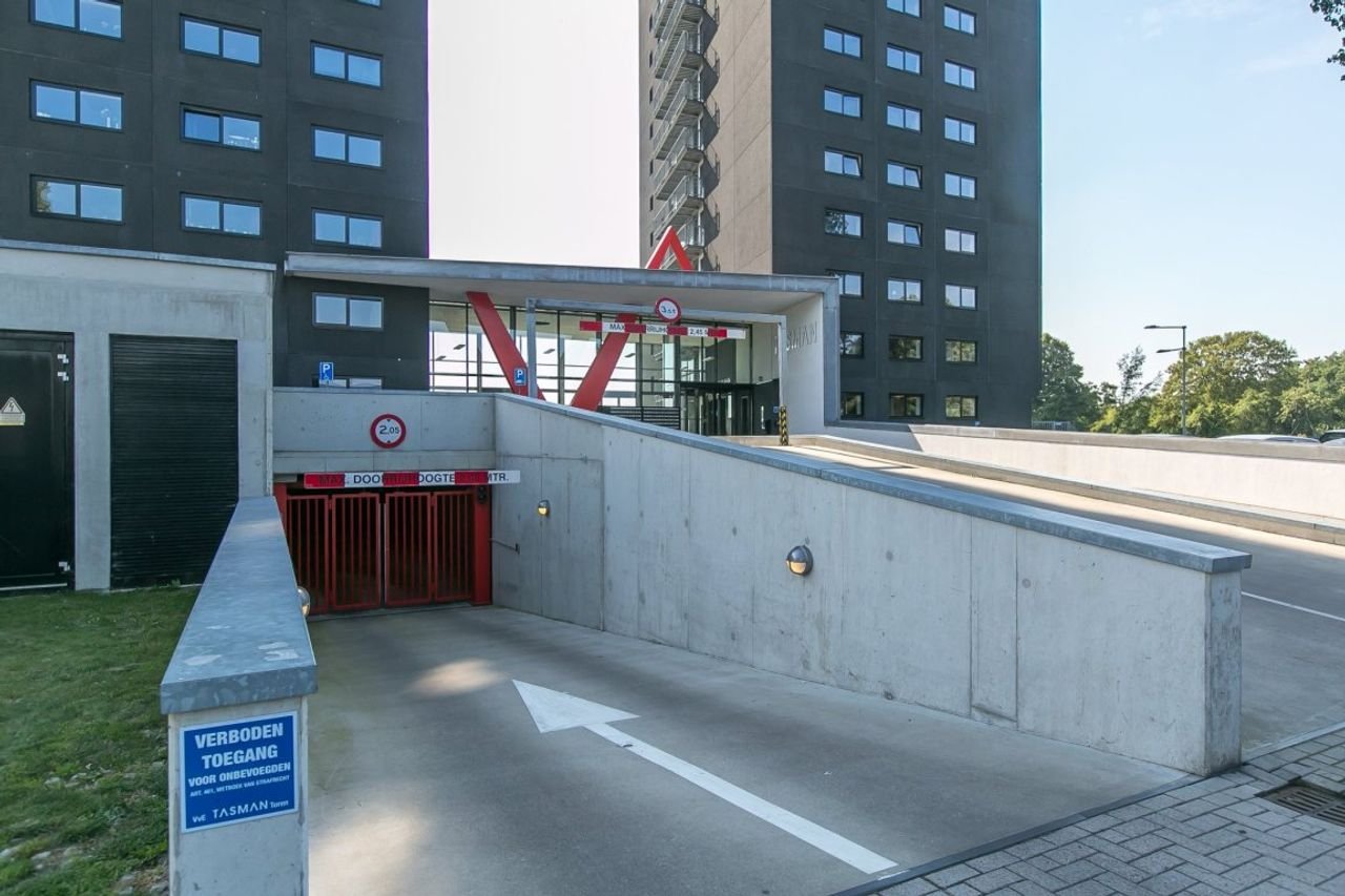 Uitzicht over Groningen vanaf de 12e verdieping - Afbeelding 2