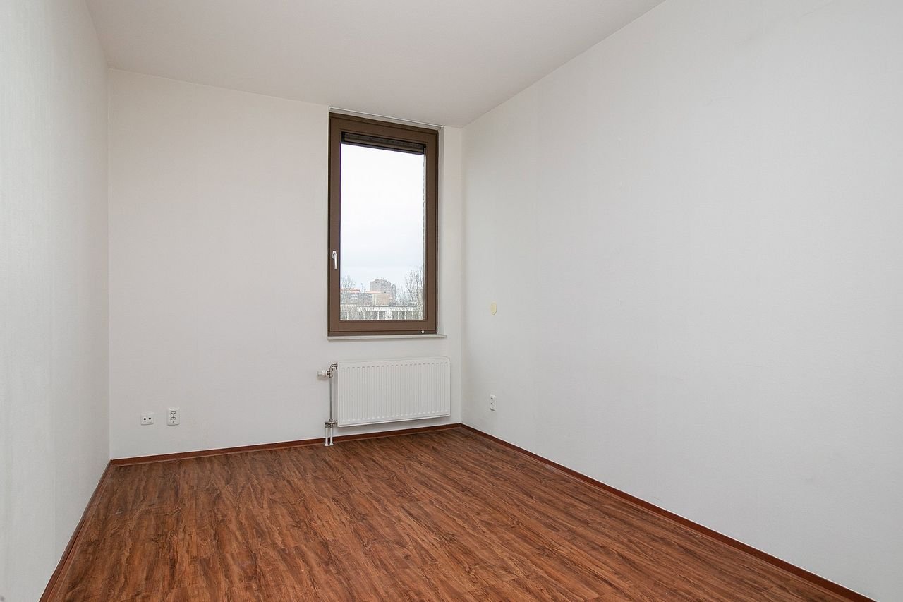 107 m² Apartment with West-Facing Balcony - Image 13