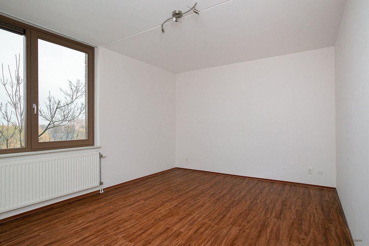 107 m² Apartment with West-Facing Balcony - Image 11