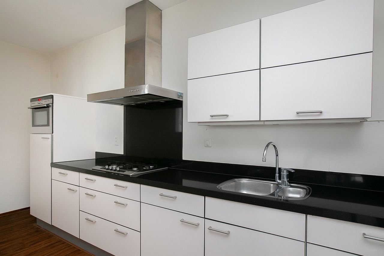 107 m² Apartment with West-Facing Balcony - Image 9