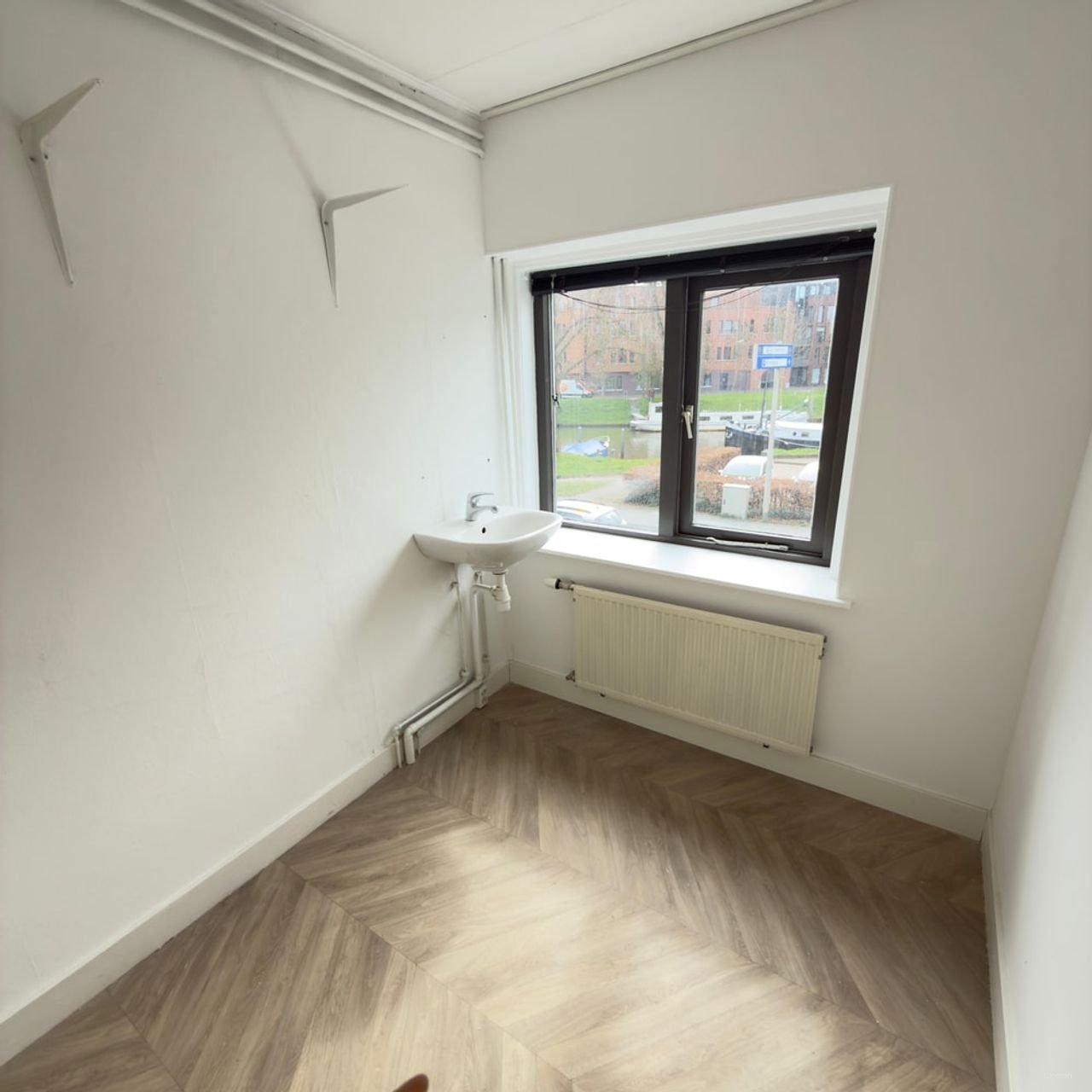 Kamer met aparte slaapkamer aan de stadsgracht in Zwolle - Afbeelding 6