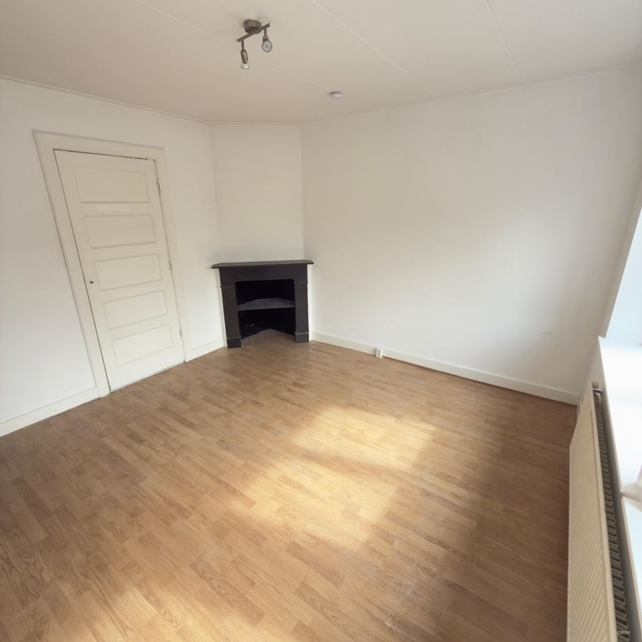 Kamer met aparte slaapkamer aan de stadsgracht in Zwolle - Afbeelding 5