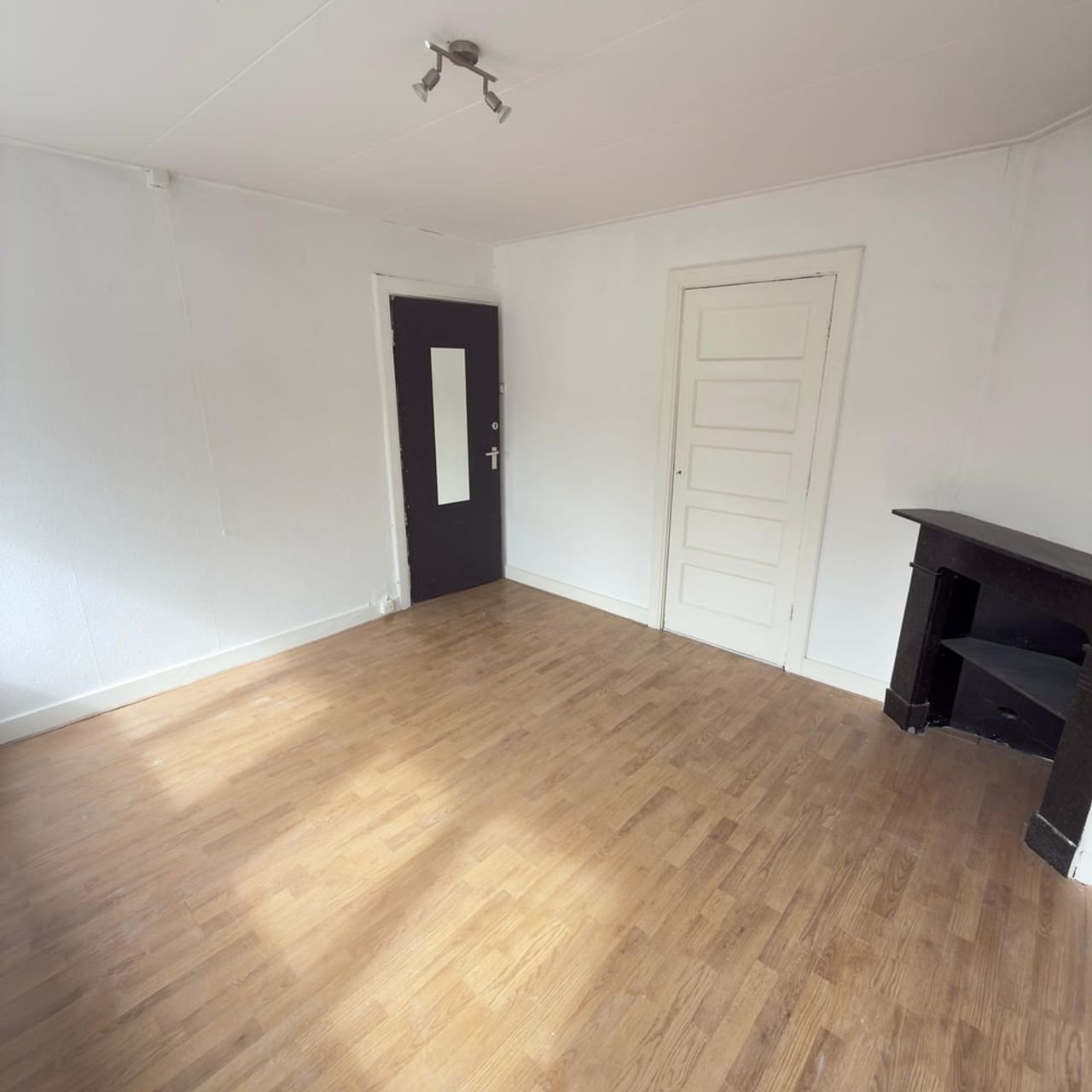 Kamer met aparte slaapkamer aan de stadsgracht in Zwolle - Afbeelding 3