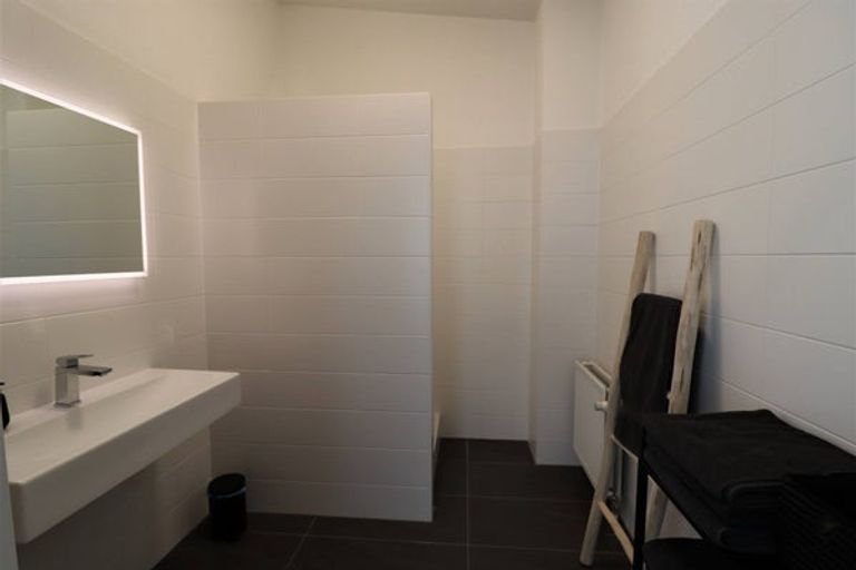 Licht gemeubileerd appartement met dakterras en parking - Afbeelding 10