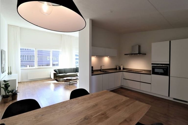 Licht gemeubileerd appartement met dakterras en parking - Afbeelding 3