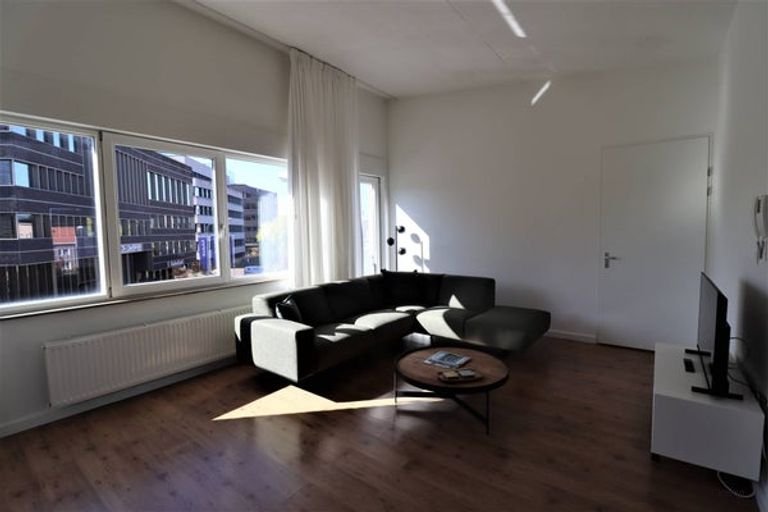 Licht gemeubileerd appartement met dakterras en parking - Afbeelding 7