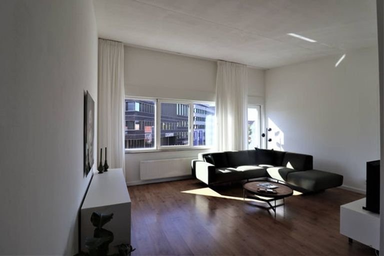 Licht gemeubileerd appartement met dakterras en parking - Afbeelding 5