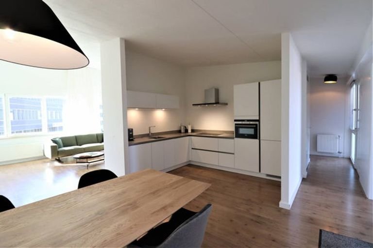 Licht gemeubileerd appartement met dakterras en parking - Afbeelding 2