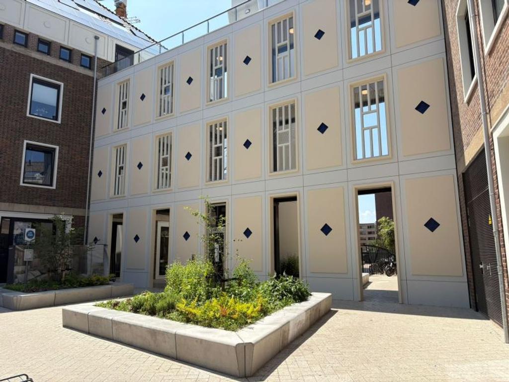 Furnished Duplex Apartment with A+ Rating - Image 1