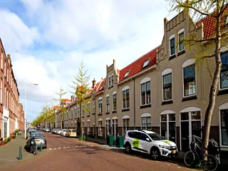 Renovated upstairs apartment Valkenbos