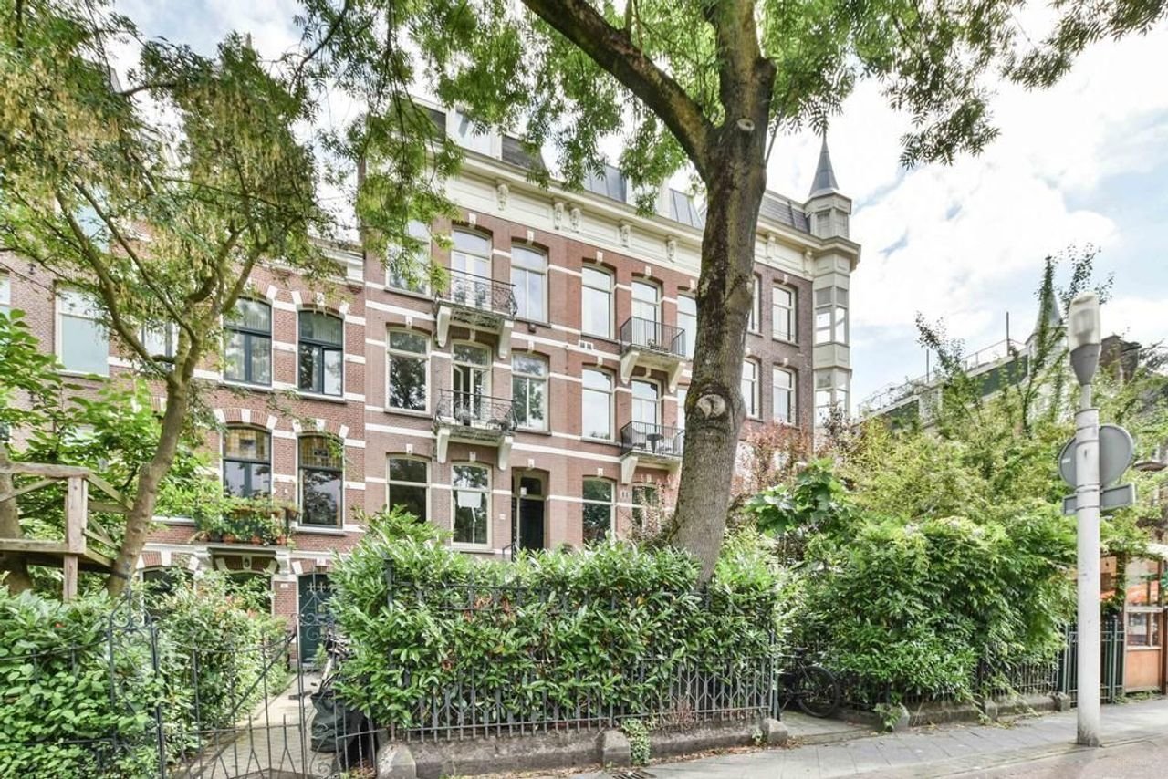 Opposite Oosterpark: 2-bedroom apartment - Image 3