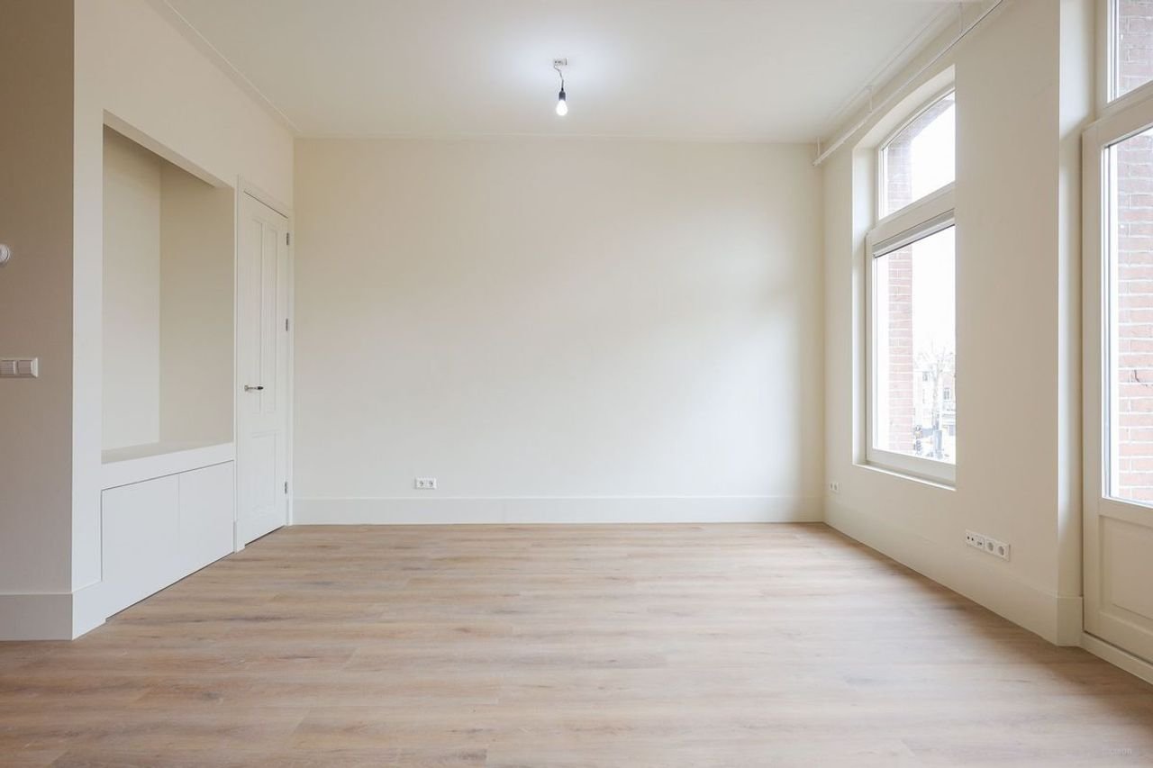 Opposite Oosterpark: 2-bedroom apartment - Image 2