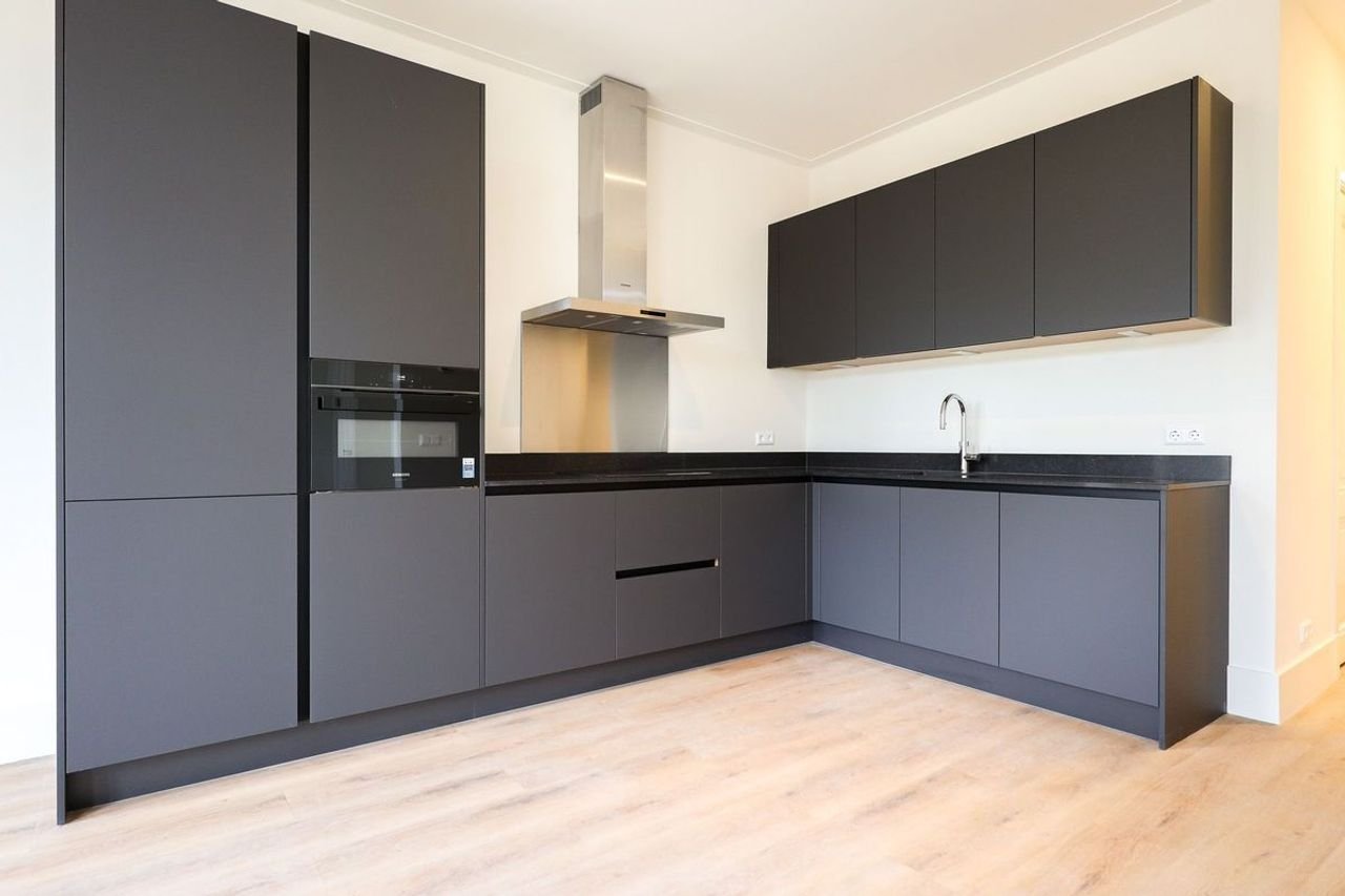 Opposite Oosterpark: 2-bedroom apartment - Image 1