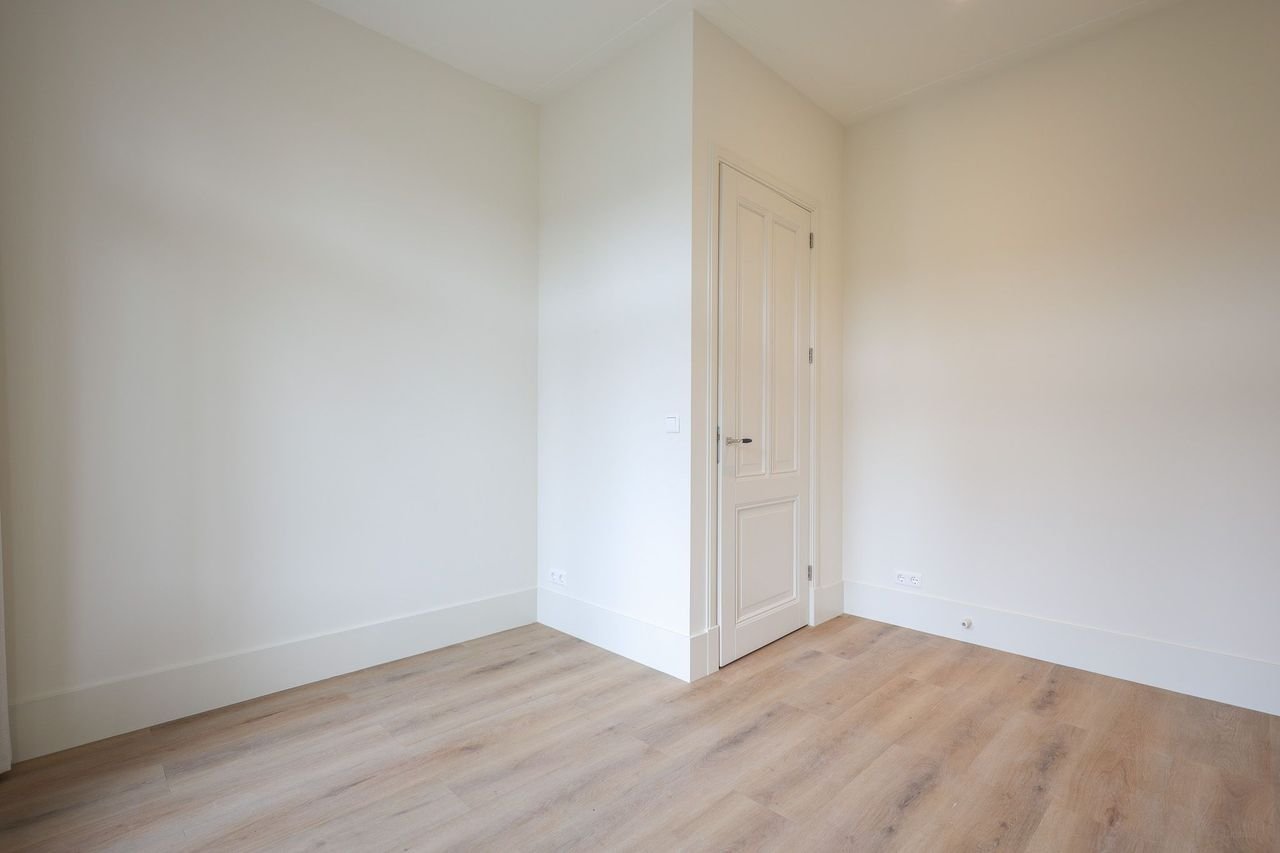 Opposite Oosterpark: 2-bedroom apartment - Image 10