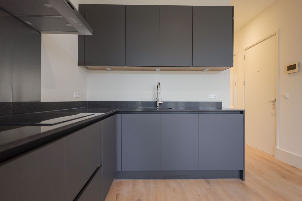 Opposite Oosterpark: 2-bedroom apartment - Image 7