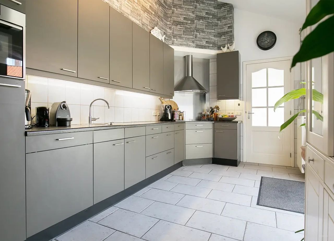 1930s House with Garage in Tilburg - Image 6