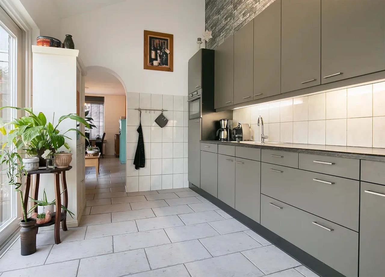 1930s House with Garage in Tilburg - Image 15