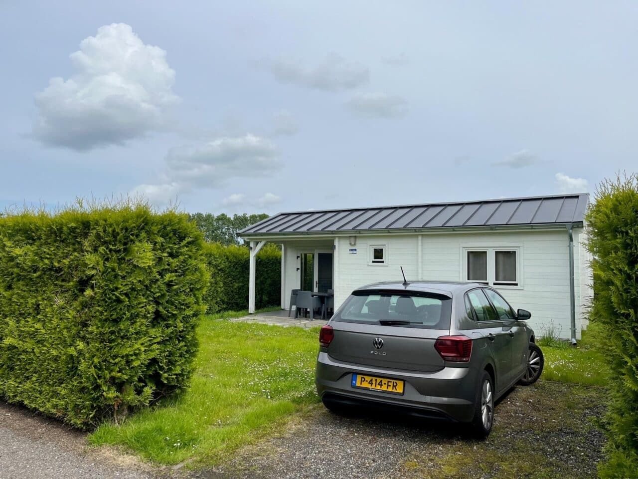 Furnished 2-bedroom chalet - Image 1