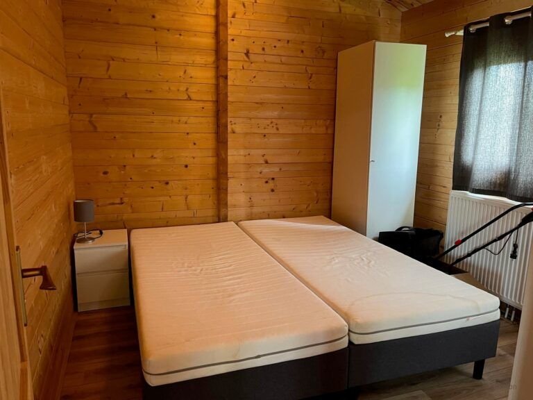 Furnished 2-bedroom chalet - Image 10